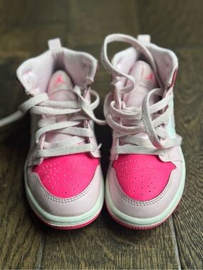 Jordan Kids High-Top Sneakers in Light Pink and Bright Pink